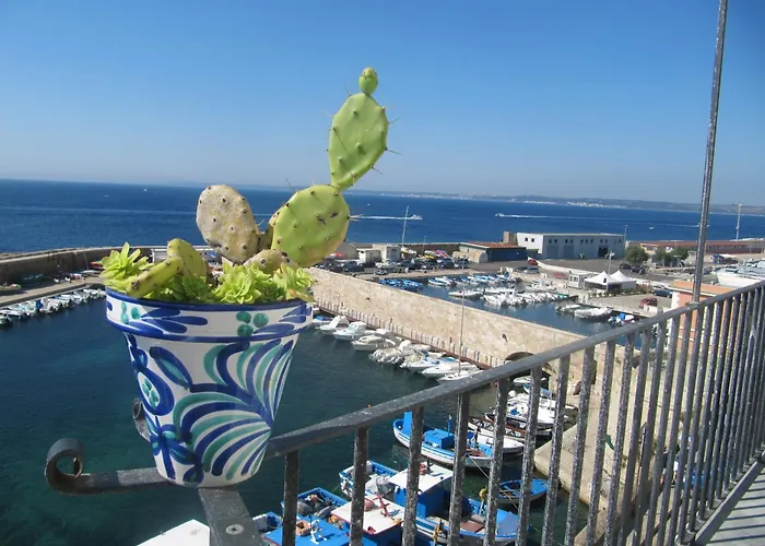 4 Balconi House-San Gregorio Palazzo Unico Vista Mare