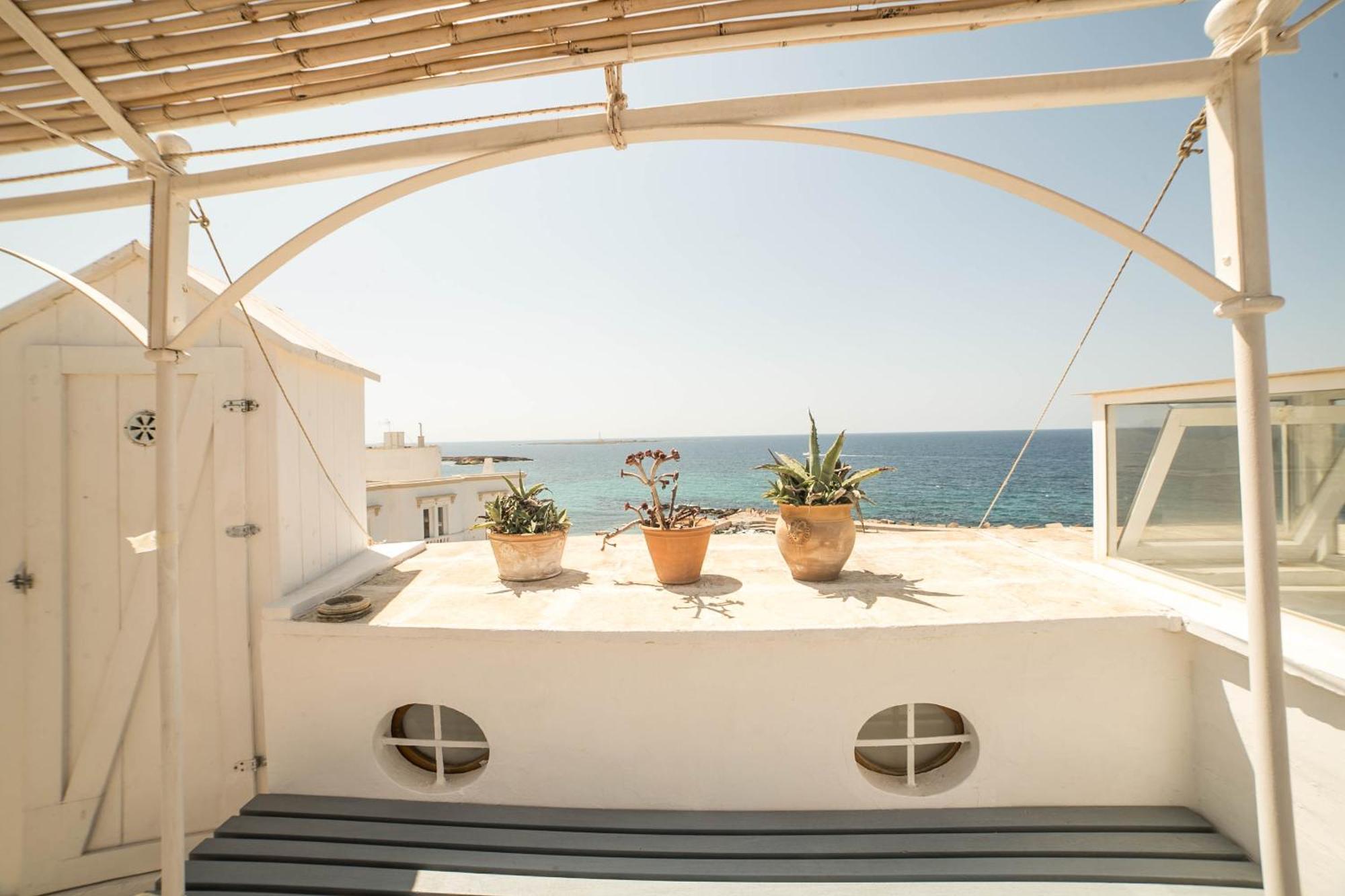 4 Balconi House-san Gregorio Palazzo Unico Vista Mare Holiday home *